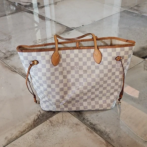 SOLD Louis Vuitton Neverfull MM Damier Azure - Picture 2 of 15
